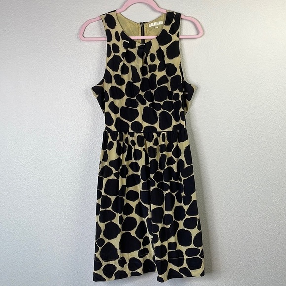 Matty M Dresses & Skirts - Marty M giraffe print 100% silk sleeveless Aline midi dress size L